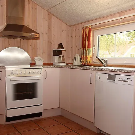 Ferienhaus Four-bedroom Holiday In Blavand 12 Ho